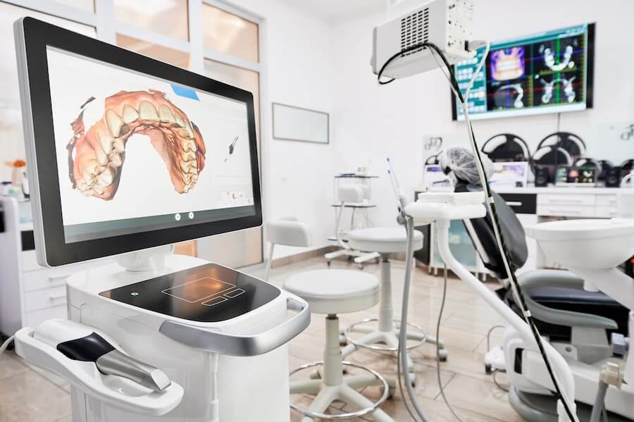 Компьютерное моделирование стоматологической имплантации